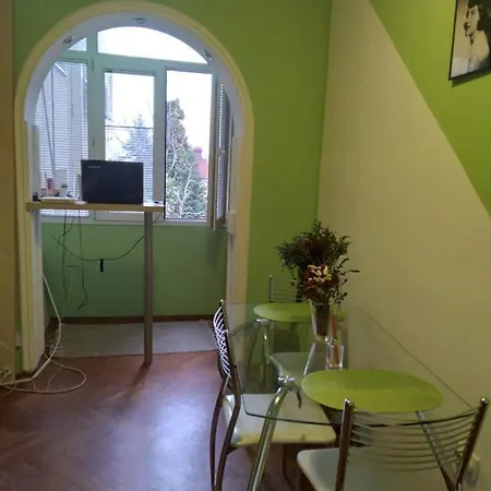 Oz Single Apartment